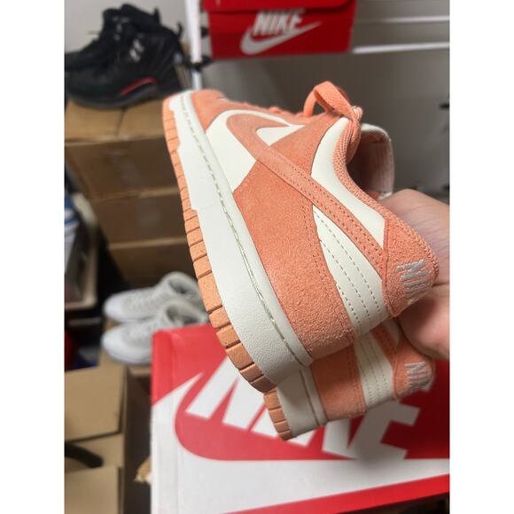 Nike Dunk Low ‘Peach Suede’ Women’s 10.5 brand new in box - Picture 2 of 8